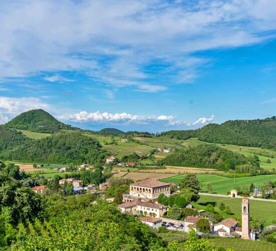 20250717-Panorama-dei-Colli-Euganei-e-Villa-Vescovi-a-Luvigliano-Cosa-vedere-sui-Colli-Euganei-in-camper-01